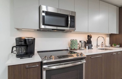 Central Square Apartamento | Central Square 2BR Condo near Harvard & MIT Spacious Gym & Work