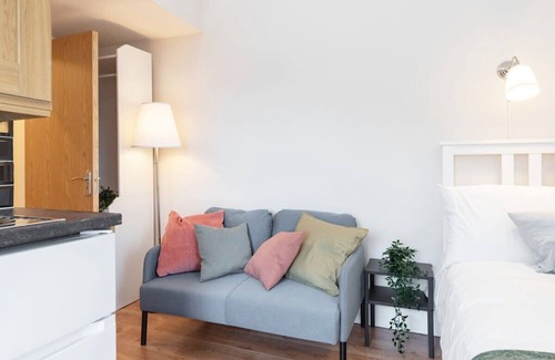 Dublin Apartamento | Central Studio Apartment Fast WiFi TV and Kitchen