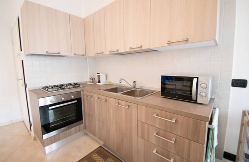 Moniga del Garda Apartamento | Central Suite Moniga