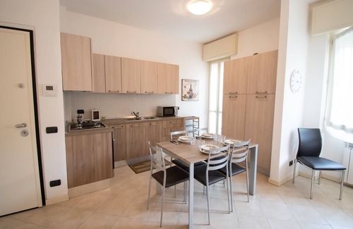Moniga del Garda Apartamento | Central Suite Moniga