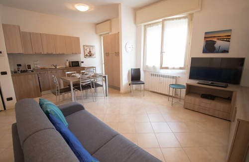 Moniga del Garda Apartamento | Central Suite Moniga