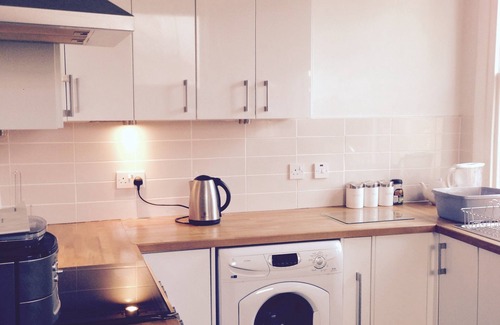Liverpool Casa | Central to all Beatles attractions in heart of Woolton Village (free parking)