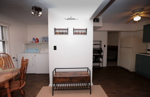 Westland Casa | Stay Close to both Detroit and Ann Arbor. Just 10 Minutes to Detroit Airport.