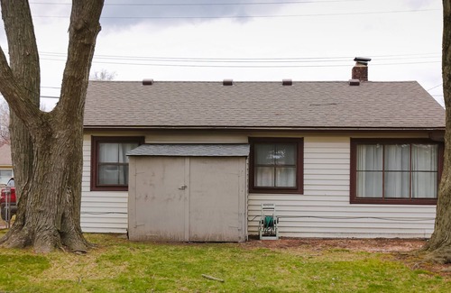Westland Casa | Stay Close to both Detroit and Ann Arbor. Just 10 Minutes to Detroit Airport.