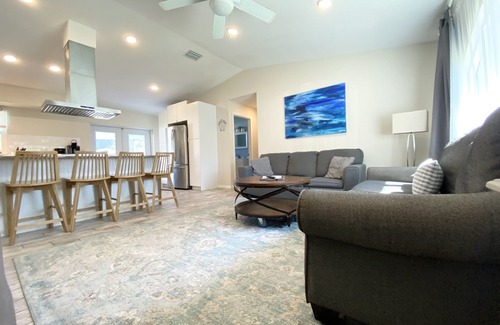 St. Petersburg - Clearwater Casa | Central to Downtown St Pete, Trop, Beaches & Tampa - Fabulous location!