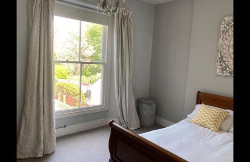 Truro Casa | Central Truro! Large Double Room In Victorian Property