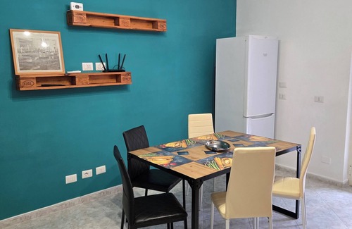 Portici Apartamento | Central vacation home within walking distance of Naples Herculaneum and Pompeii