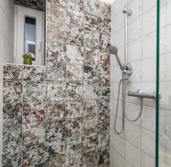 Csarnok negyed Apartamento | Central Vintage Loft - FREE Private Parking - Metro - Tram - AC