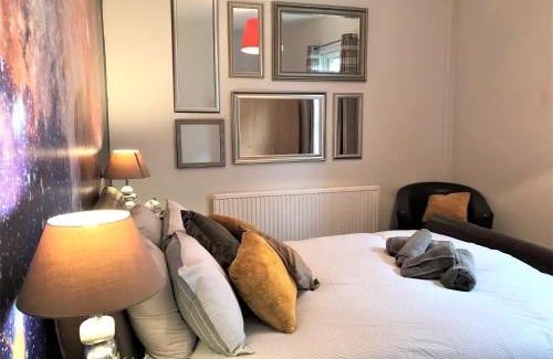 Wigan Apartamento | Central Wigan welcoming Townhouse sleeps up to 6