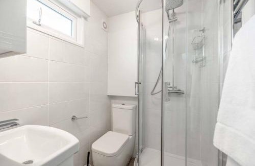 Windsor Casa | Central Windsor, 5 mins to Legoland, Driveway