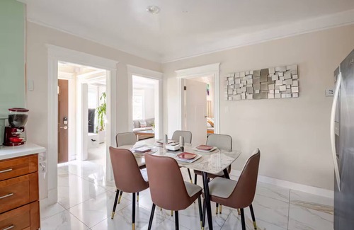 Horace Mann Casa | CentralDowntownSanJose-Stunning, fireplace Modern Craftsman house/SAP, Airport