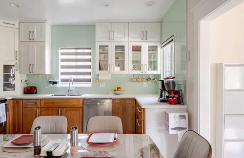 Horace Mann Casa | CentralDowntownSanJose-Stunning, fireplace Modern Craftsman house/SAP, Airport