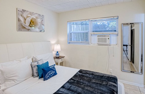 Flamingo Parks Apartamento | Centrally located gem near the beach with fast WiFi & outdoor seating