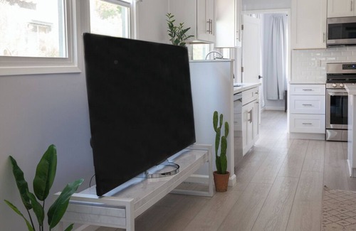 South Pasadena Casa | Centrally Located, Clean and Modern Home in South Pasadena