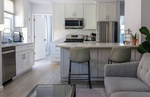 South Pasadena Casa | Centrally Located, Clean and Modern Home in South Pasadena