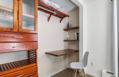 Capitol Hill Condominio | Centrally located, 15 min walk to DT w/ Parking