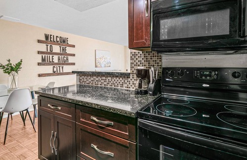 Capitol Hill Condominio | Centrally located, 15 min walk to DT w/ Parking
