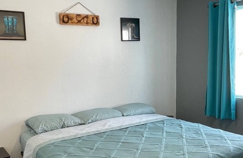Billings Casa | Centrally located 2 bedroom, 1 bath home.