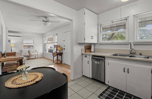 La Crescenta Casa | Centrally Located 2-bedroom, 1-bath Cottage with Mountain Views & Private Deck