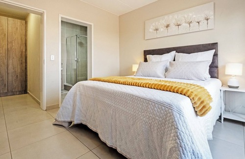 Ekurhuleni Apartamento | Centrally located 3 bd apartment in Johannesburg