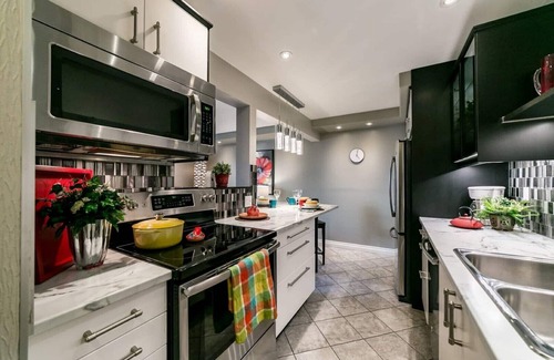 Jasper Place Condominio | Situado en el centro, 3 camas, económico para 4 personas!