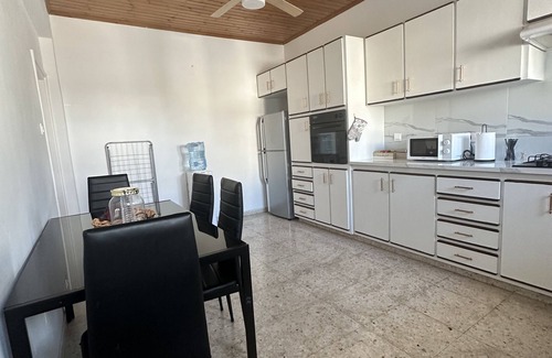Kato Polemidia Apartamento | Centrally located 3 bedroom apartment in Limassol Cyprus