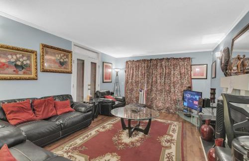 Lithonia Apartamento | Centrally Located 4BR Stonecrest Condo condo