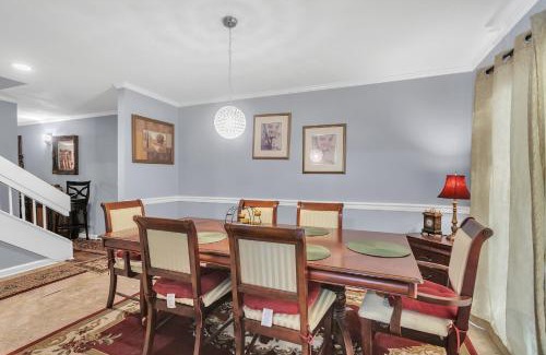 Lithonia Apartamento | Centrally Located 4BR Stonecrest Condo condo