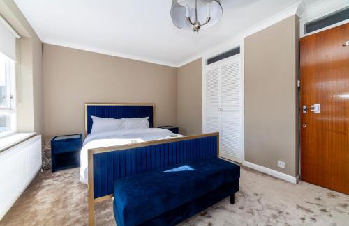 Harrow Road Casa | Centrally located 5BR Flat wParking, Maida Vale