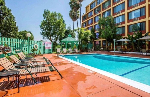 South Montebello Casa | Centrally located accommodations in Montebello!!