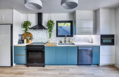 Mar Vista Casa | Centrally Located Brand-New 2 Bedroom Home in Los Angeles