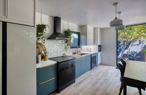 Mar Vista Casa | Centrally Located Brand-New 2 Bedroom Home in Los Angeles