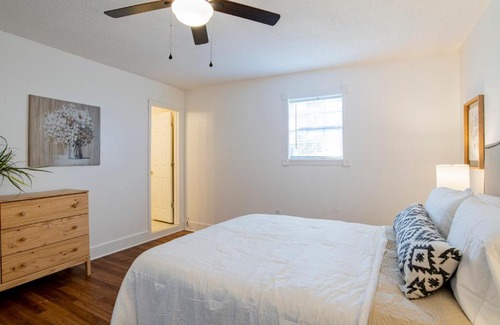 Northeast Pensacola Casa | Centrally Located Bright & Comfortable 3bed/2bath Pensacola Home.