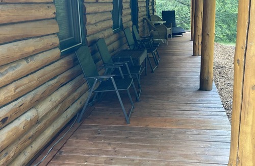 Newbury Casa | Centrally Located Custom Log House
