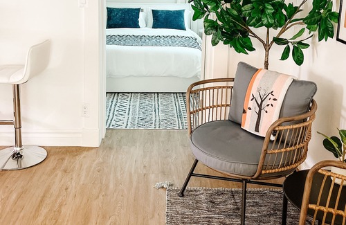 Riley Park Condominio | CENTRALLY LOCATED/FREE PARKING/LARGE PATIO!