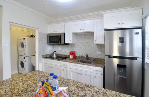 Molynes Gardens Apartamento | Centrally Located Guest Apartments III