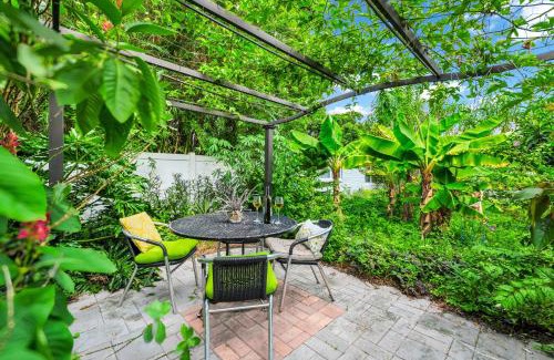 Orlando Casa | Centrally Located Guest Suite Retreat