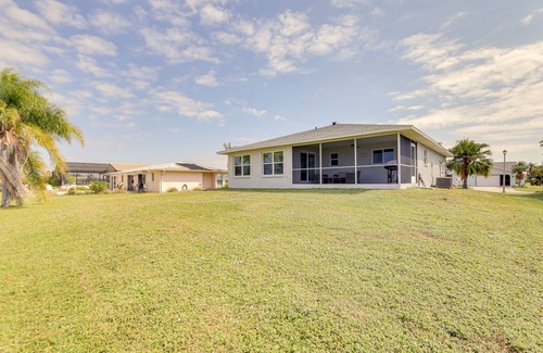 Oakland Hills Cabaña | Centrally Located Home in Rotonda West w/ Patio