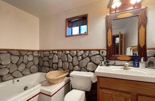Big Bear Lake Chalet De Esquí | Centrally Located large 3 Bedrm/Available EV Charg