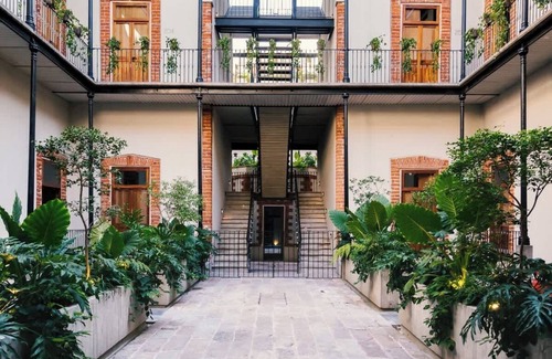 Cuauhtémoc Apartamento | Centrally- Located Loft in Historical Building