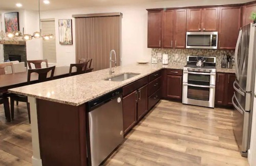 Dupont Casa | Centrally located modern Denver home