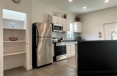 East County Civic Group Apartamento | Centrally Located Pet-Friendly Oasis!