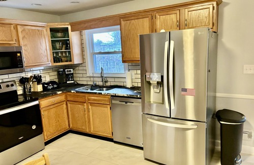 Avondale Melbourne Heights Casa | Centrally located retreat in Louisville! New hottub! Driveway and garage parking
