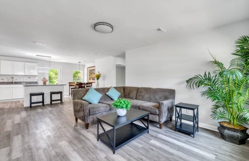 Walterboro Casa | Centrally Located Serene home away from home. Come be our guest!