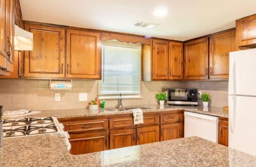 Columbus Casa | Centrally Located - The Delightful Doubles - Unit C