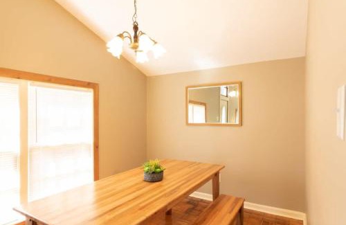Columbus Casa | Centrally Located - The Delightful Doubles - Unit C