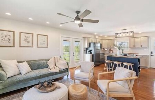 Ashley Oaks Casa | Centrally Located | Modern Home in the Smokies