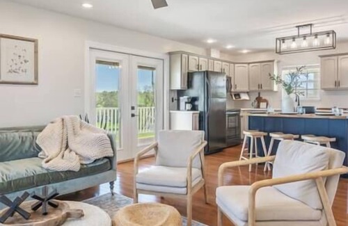 Ashley Oaks Casa | Centrally Located | Modern Home in the Smokies