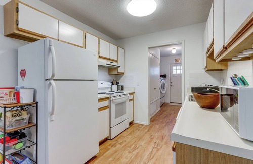 Johnson Casa | Centrally located in NWA; Walk to Wrights BBQ!