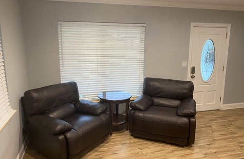 Jacksonville Casa | Centrally located, waterfront, Heated pool home.